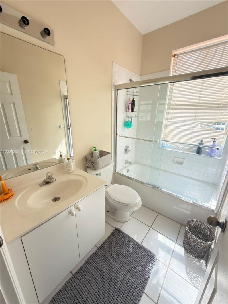 5051 SW 35th Way, Hollywood, FL 33312 Photo