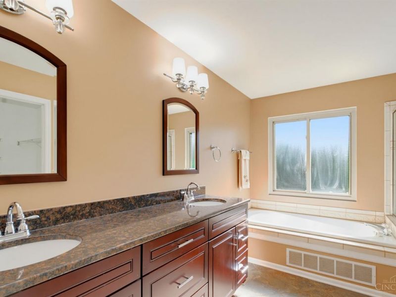 9969 Somerset Drive, Symmes Township, OH 45140 Photo 26
