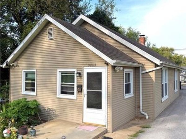 9806 W Main Street, Belleville, IL 62223