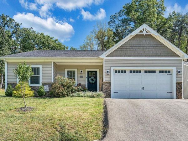 4269 Daugherty RD , Salem, VA 24153