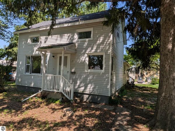 420 Maple Street N, Ithaca, MI 48847