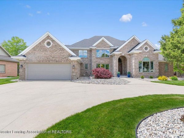 410 W Spring Meadows Lane, DeWitt, MI 48820