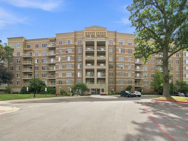 125 Lakeview Drive , Unit 604, Bloomingdale, IL 60108