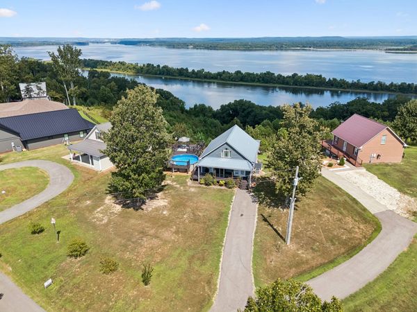 300 Rockport Landing , Holladay, TN 38341