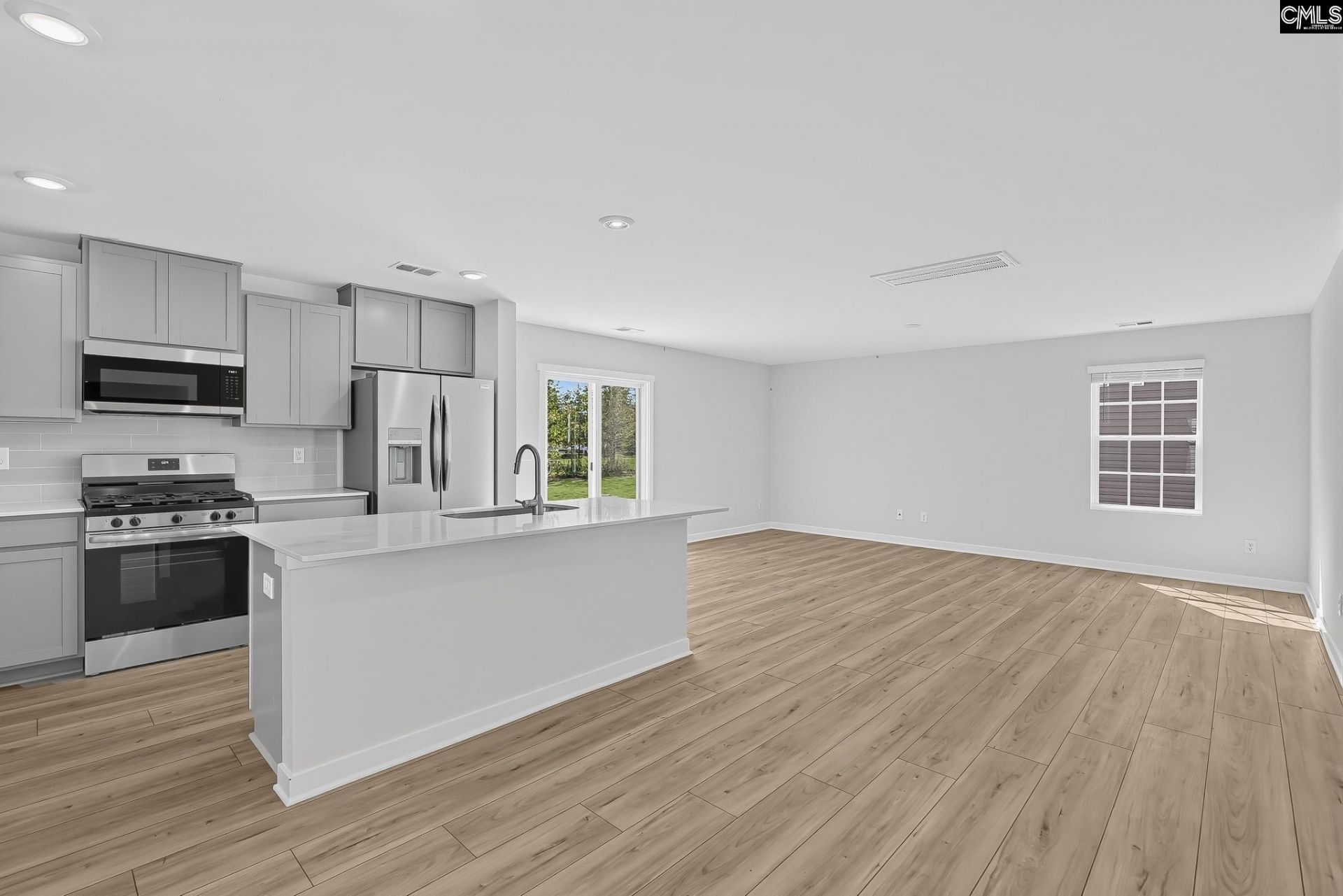 2024 Dipsody Boulevard Photo 10
