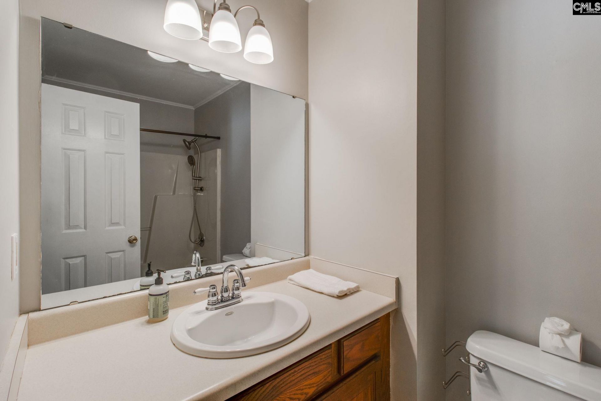 930 Sandfield Road  Photo 15