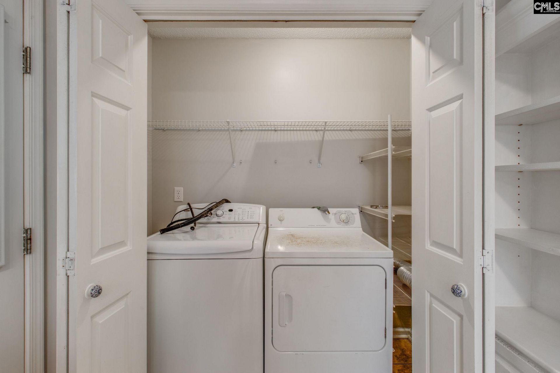 930 Sandfield Road  Photo 22