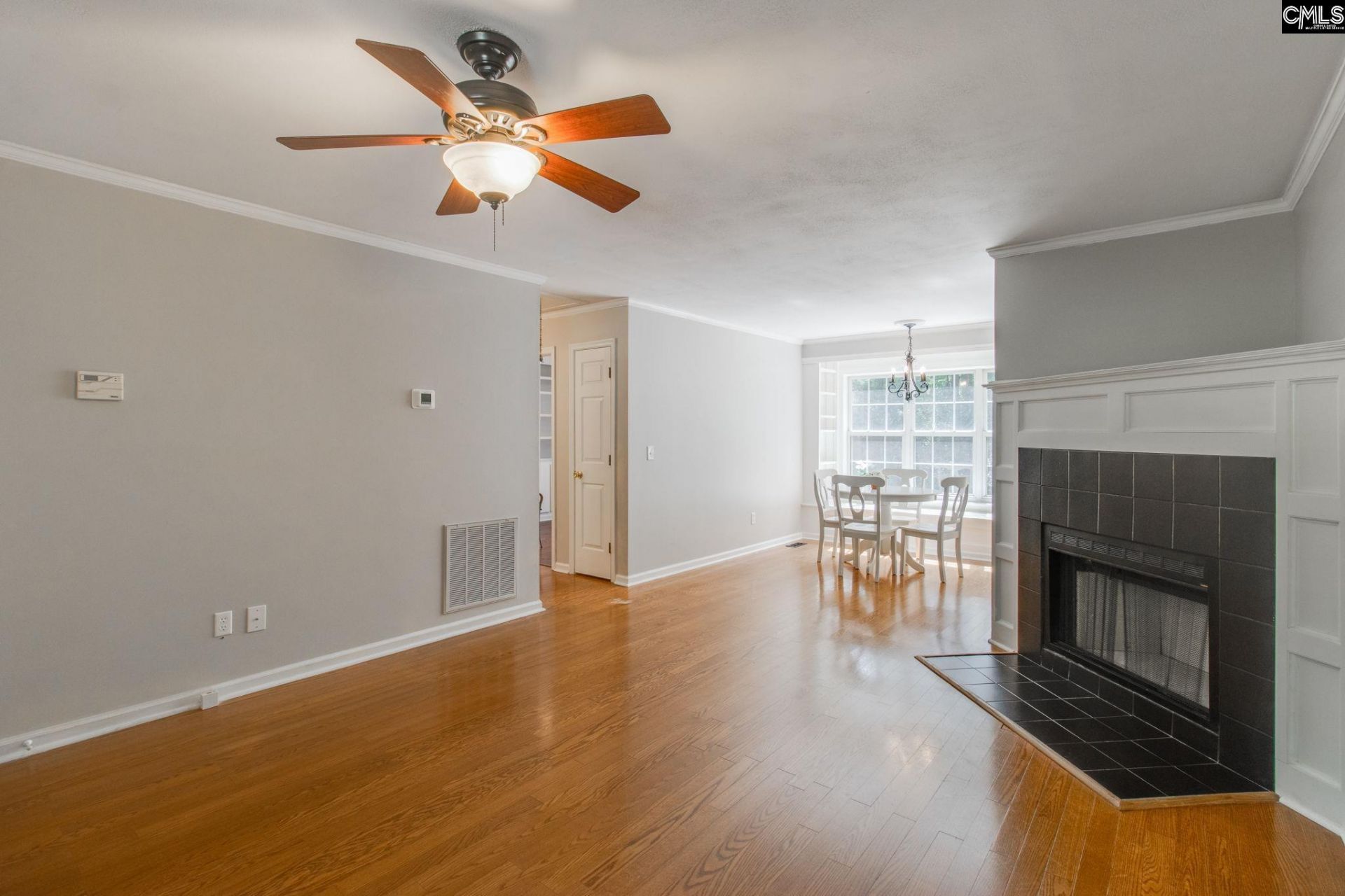 930 Sandfield Road  Photo 4