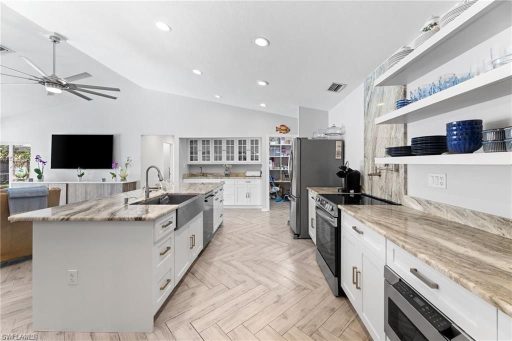 2467 Pine Woods Cir , Unit 3, Naples, FL 34105 Photo
