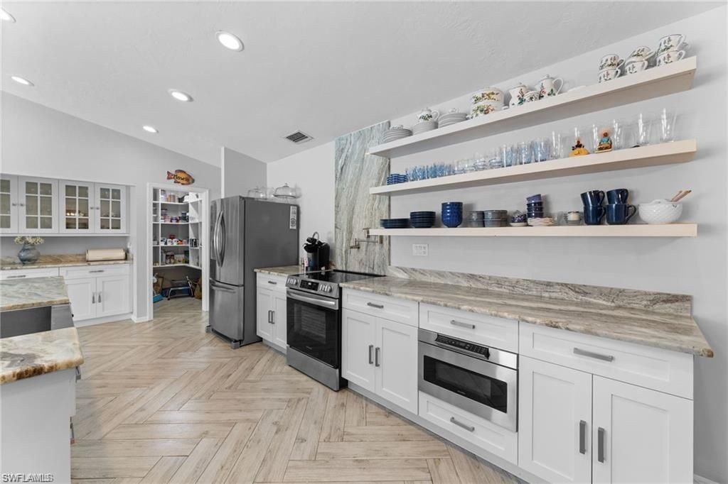 2467 Pine Woods Cir , Unit 3, Naples, FL 34105 Photo