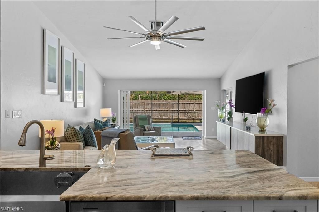 2467 Pine Woods Cir , Unit 3, Naples, FL 34105 Photo