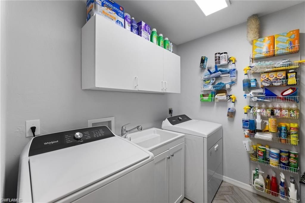 2467 Pine Woods Cir , Unit 3, Naples, FL 34105 Photo