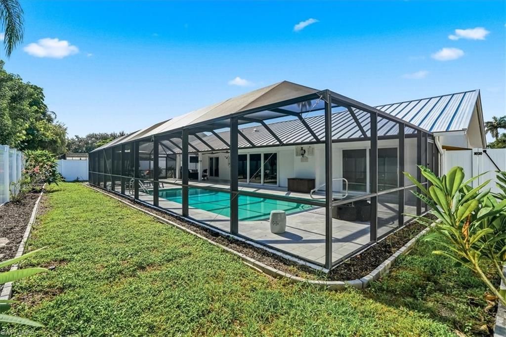 2467 Pine Woods Cir , Unit 3, Naples, FL 34105 Photo