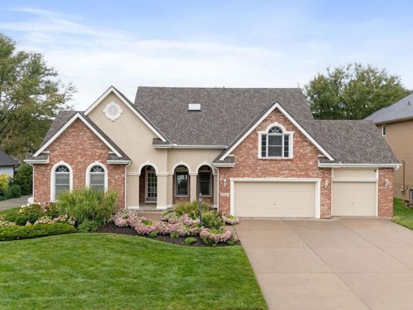 15716 Burdette Street, Omaha, NE 68116