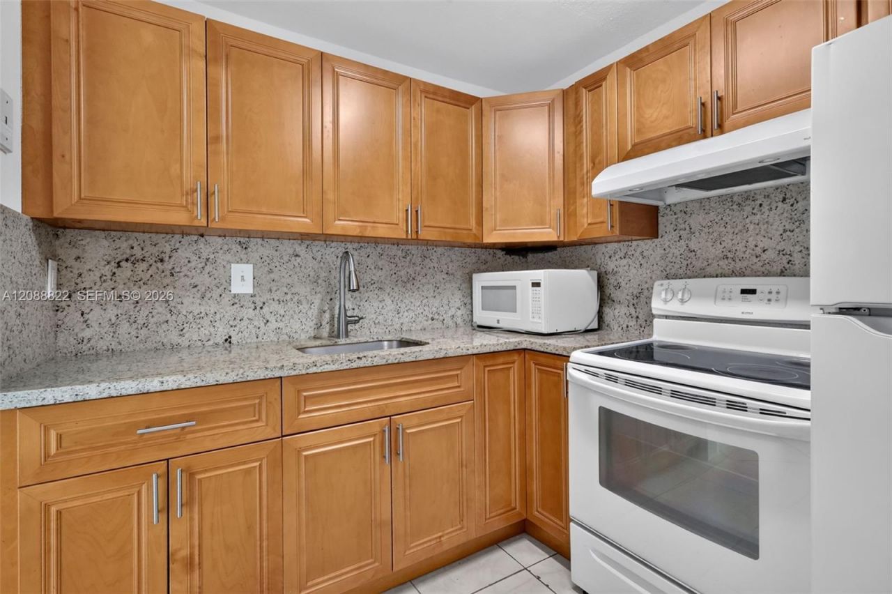 9360 Fontainebleau Blvd, Unit 101, Miami, FL 33172 Photo
