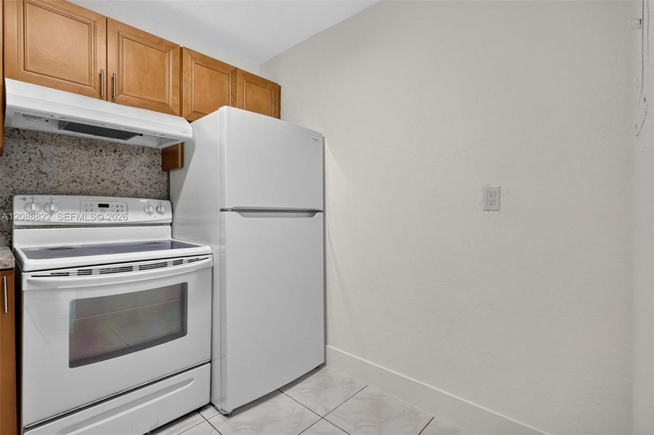 9360 Fontainebleau Blvd, Unit 101, Miami, FL 33172 Photo