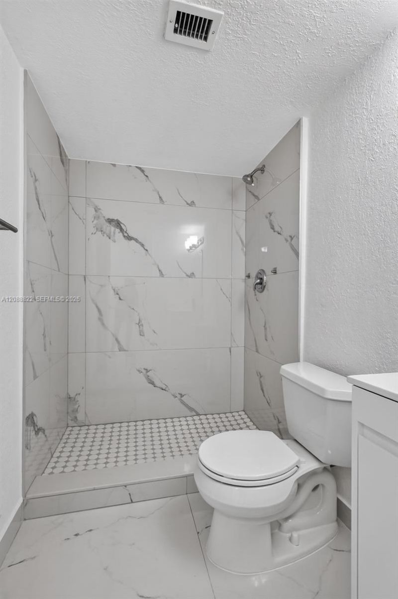9360 Fontainebleau Blvd, Unit 101, Miami, FL 33172 Photo