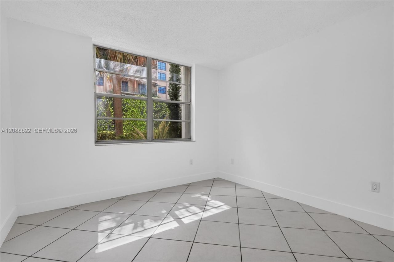 9360 Fontainebleau Blvd, Unit 101, Miami, FL 33172 Photo