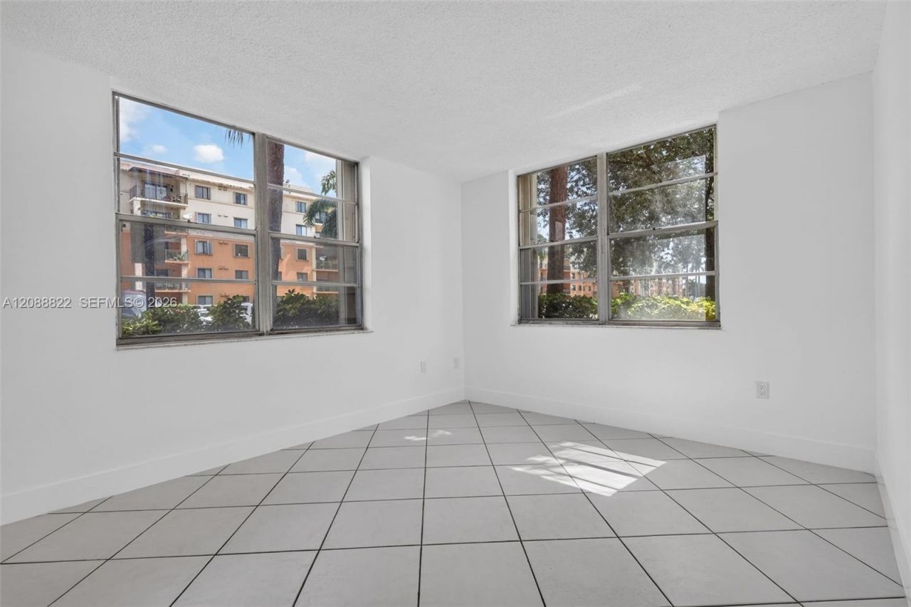 9360 Fontainebleau Blvd, Unit 101, Miami, FL 33172 Photo