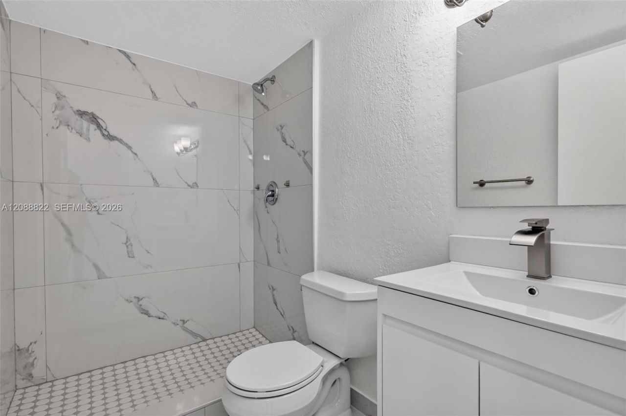 9360 Fontainebleau Blvd, Unit 101, Miami, FL 33172 Photo