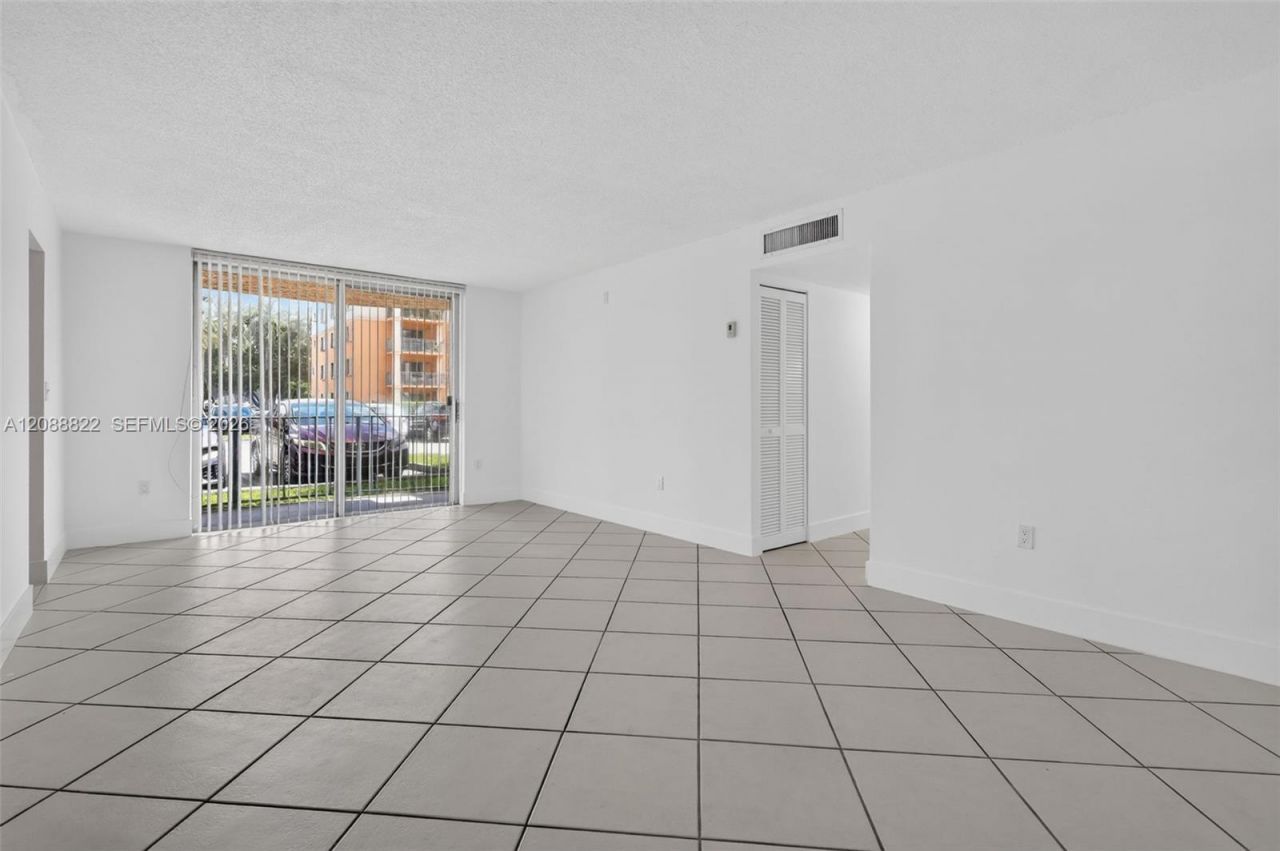 9360 Fontainebleau Blvd, Unit 101, Miami, FL 33172 Photo