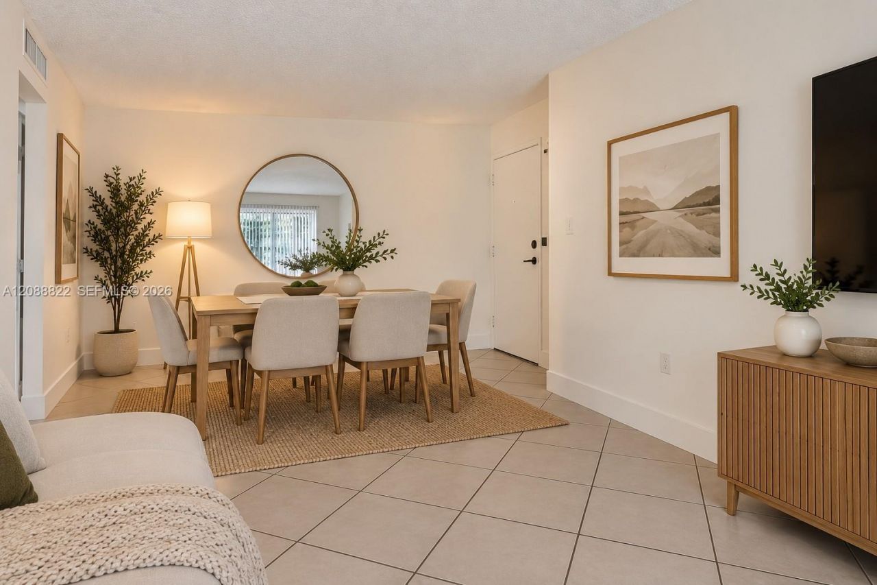 9360 Fontainebleau Blvd, Unit 101, Miami, FL 33172 Photo