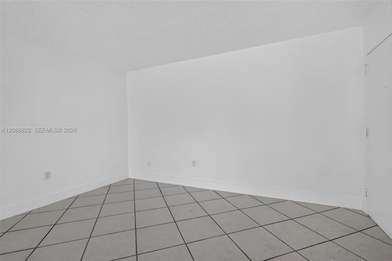 9360 Fontainebleau Blvd, Unit 101, Miami, FL 33172 Photo