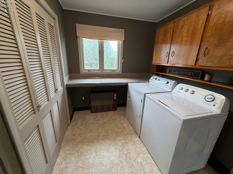 180 W Main Street, New London, OH 44851 Photo 14