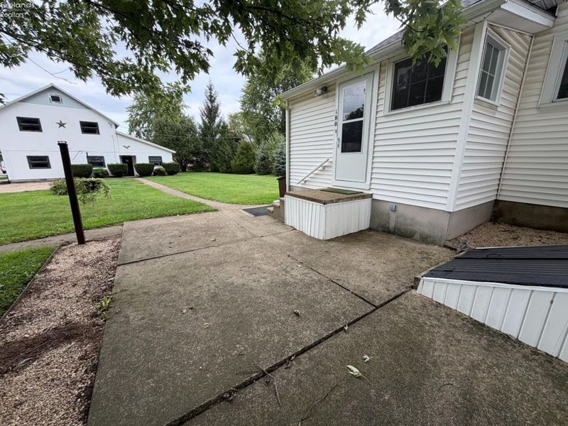180 W Main Street, New London, OH 44851 Photo 17