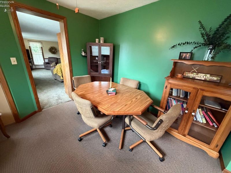 180 W Main Street, New London, OH 44851 Photo 7