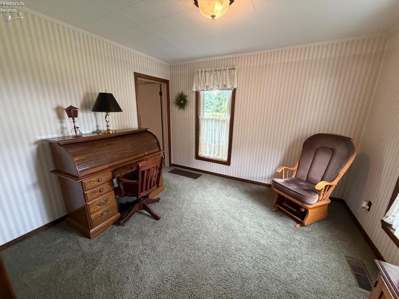 180 W Main Street, New London, OH 44851 Photo 8