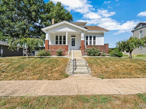 208 N Benton Street , New Athens, IL 62264