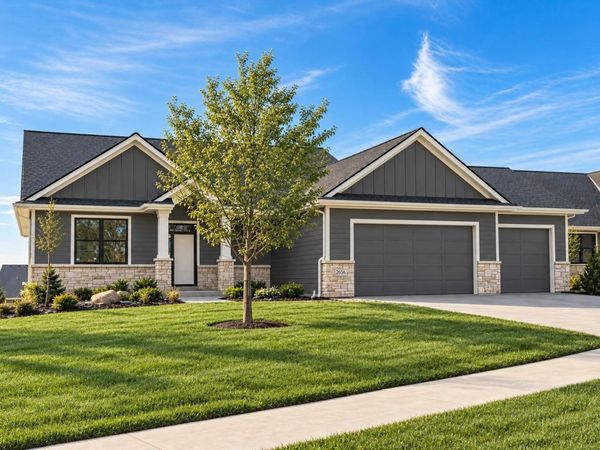 2688 Bentley Drive SW, Rochester, MN 55902