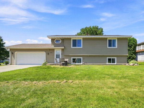 2201 Kessler Lane, Chaska, MN 55318