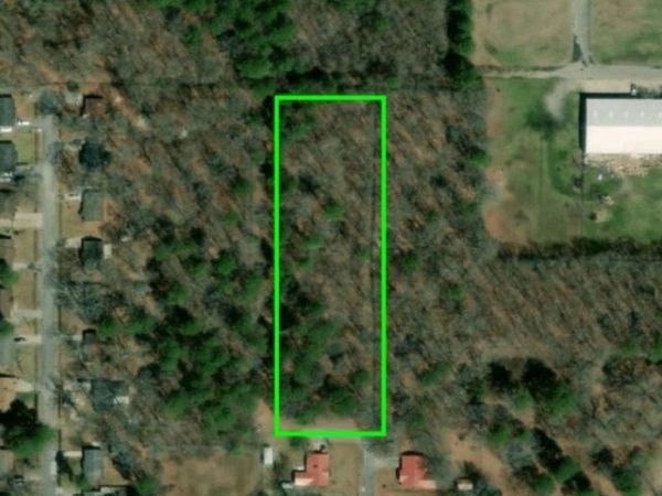000 Crownwood Dr , Pine Bluff, AR 71603