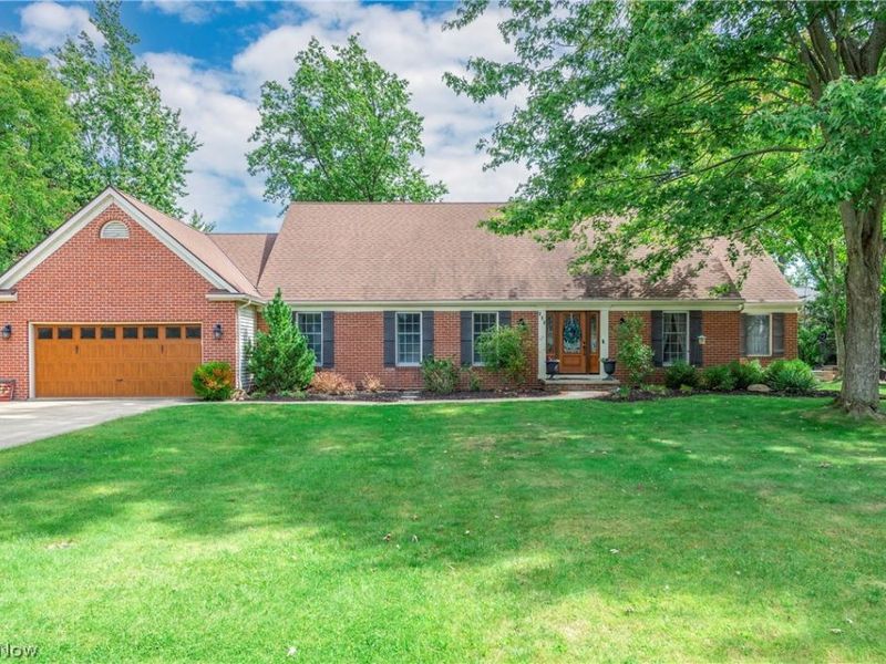 717 Wedgewood Drive, Avon Lake, OH 44012 Photo 1
