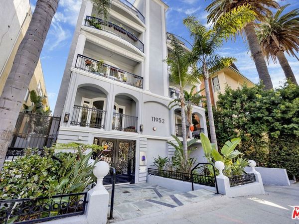 11952 Montana Avenue , Unit 303, Los Angeles, CA 90049