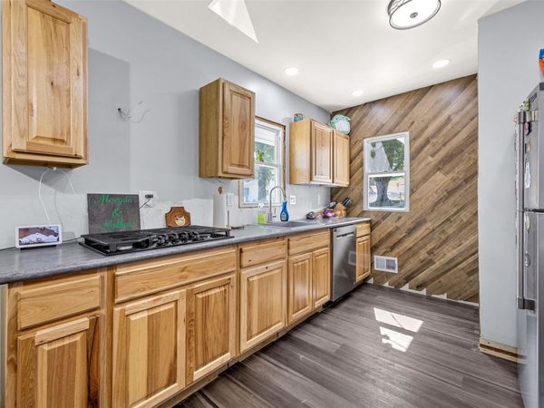 207 E 2nd Street, Anamosa, IA 52205