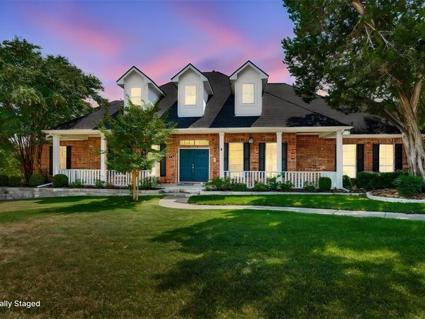 806 Cobblestone Court, Cedar Hill, TX 75104