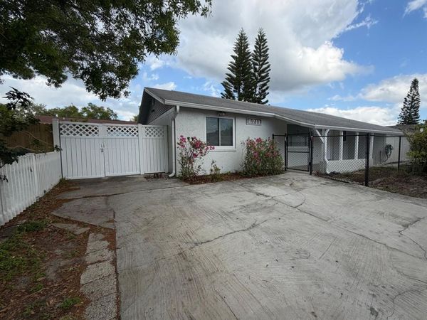 8711 SAGE COURT , TAMPA, FL 33634