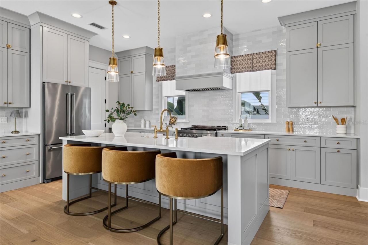 2525 Dartmouth Avenue N, Saint Petersburg, FL 33713 Photo