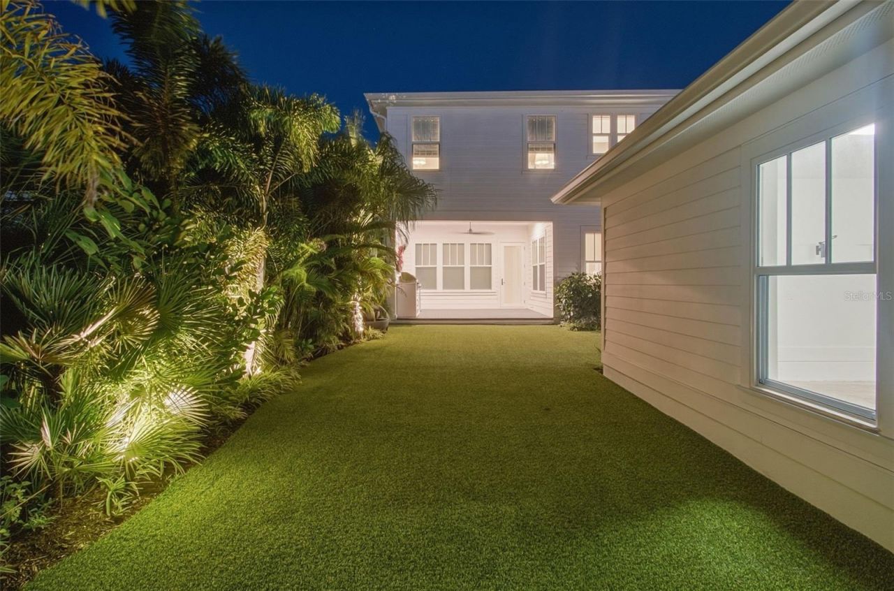 2525 Dartmouth Avenue N, Saint Petersburg, FL 33713 Photo