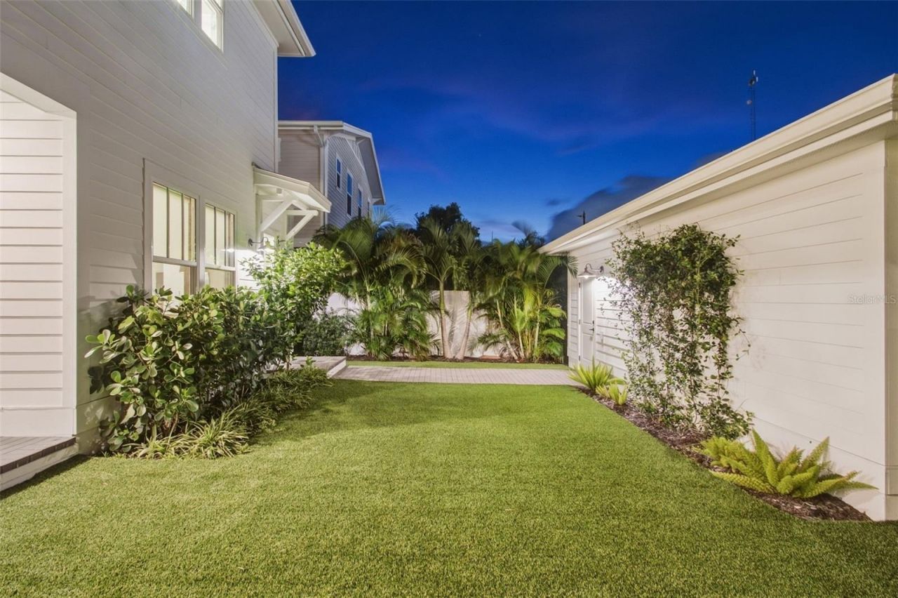 2525 Dartmouth Avenue N, Saint Petersburg, FL 33713 Photo