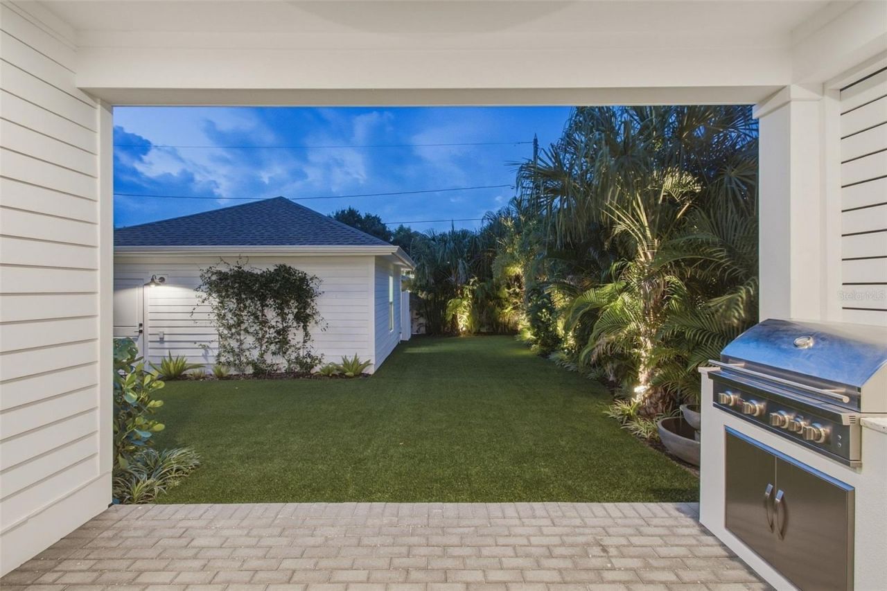 2525 Dartmouth Avenue N, Saint Petersburg, FL 33713 Photo
