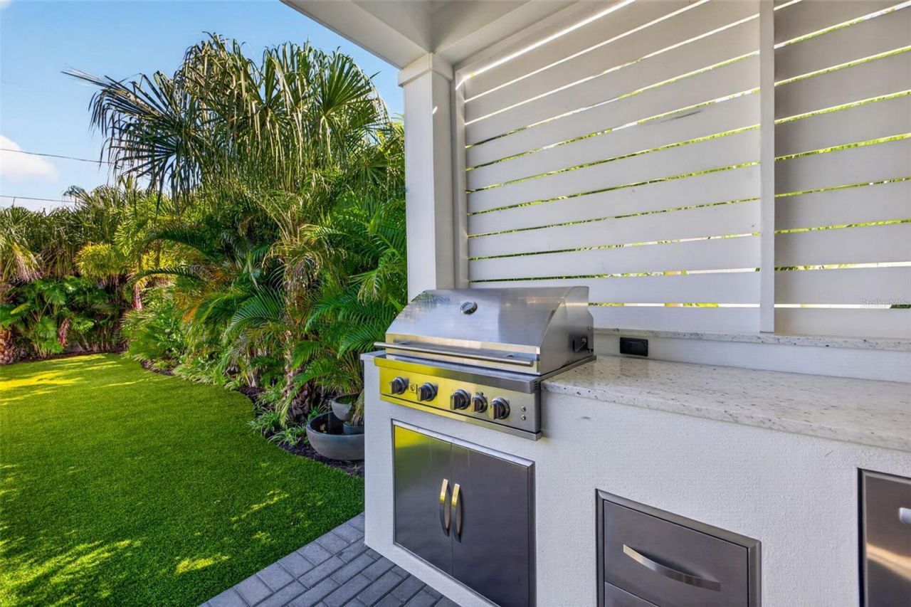 2525 Dartmouth Avenue N, Saint Petersburg, FL 33713 Photo