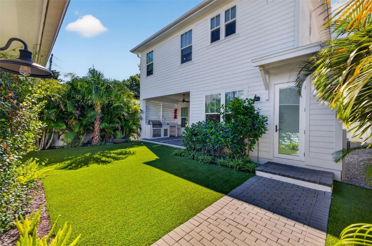2525 Dartmouth Avenue N, Saint Petersburg, FL 33713 Photo
