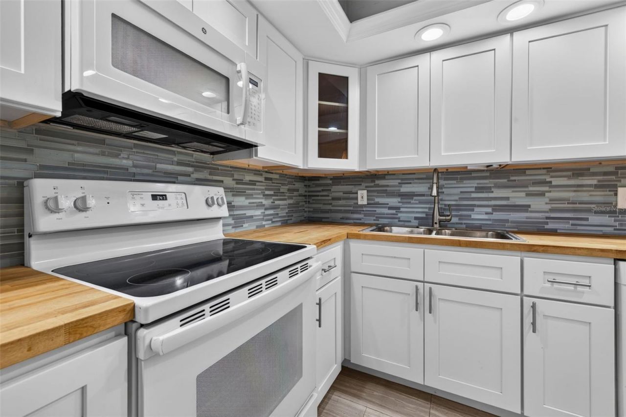 1625 58th Terrace S, Unit 1, Saint Petersburg, FL 33712 Photo