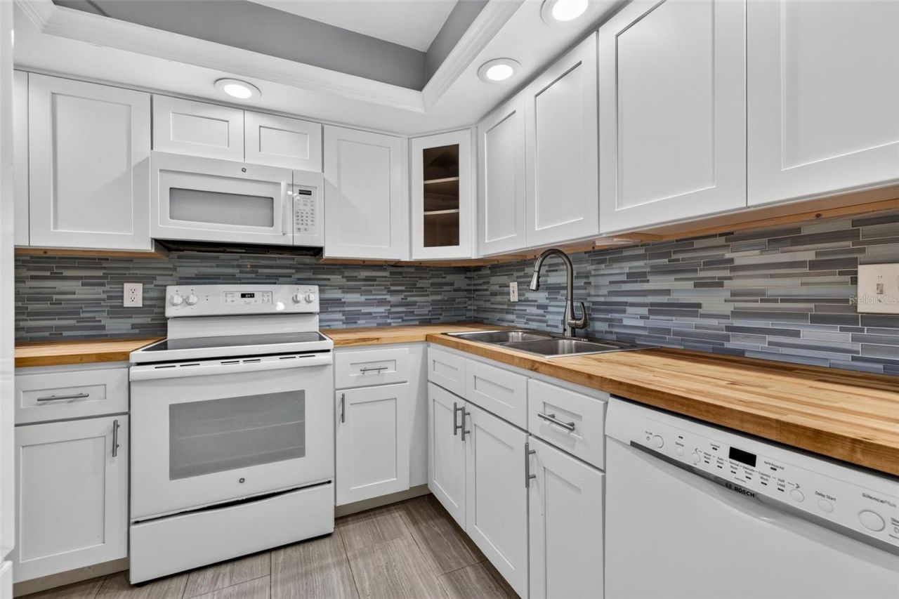 1625 58th Terrace S, Unit 1, Saint Petersburg, FL 33712 Photo