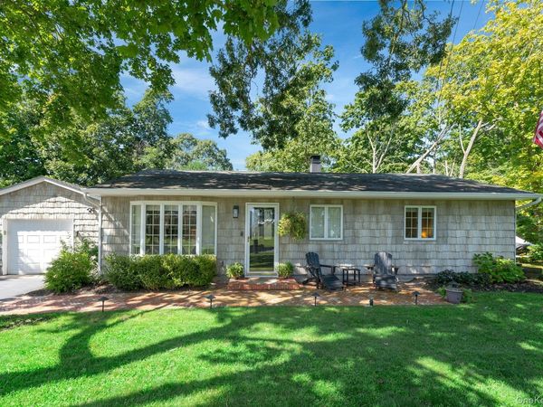 58 Reeves Road, Center Moriches, NY 11934