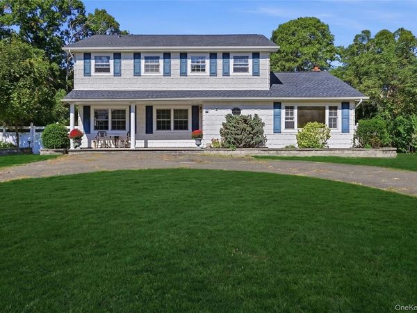 343 Mohawk Place, Holbrook, NY 11741